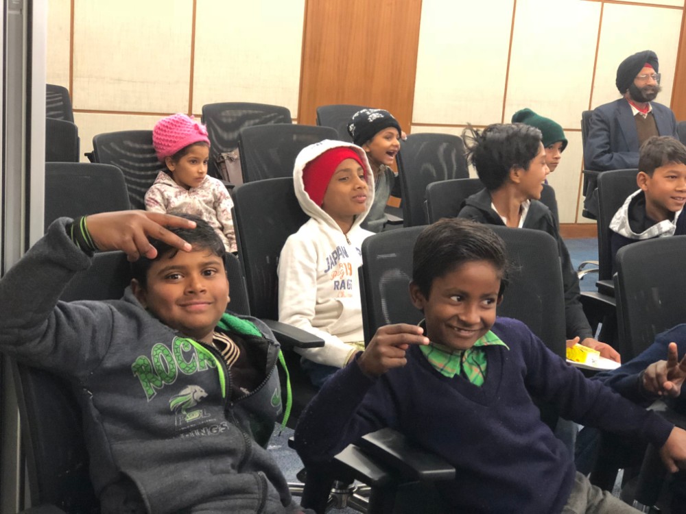 csr activity by avanta at barakhamba road