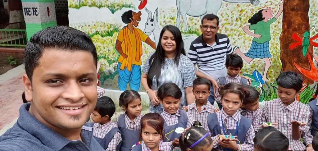 avanta team csr activity rakhi making