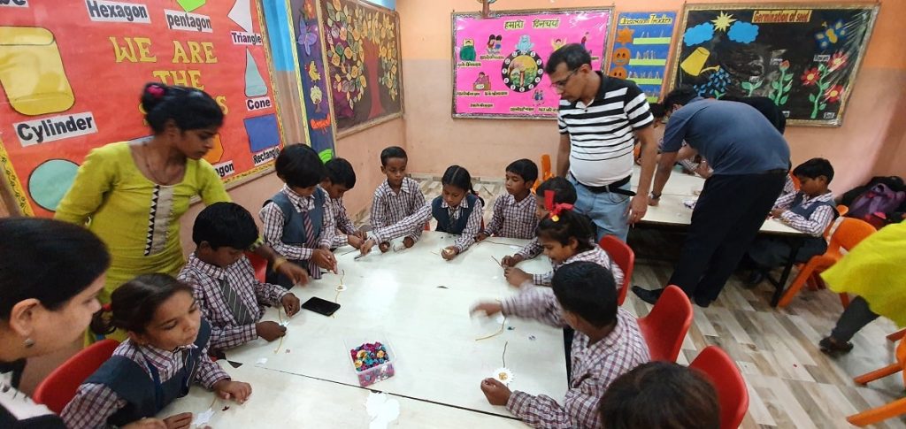 avanta team csr activity rakhi making