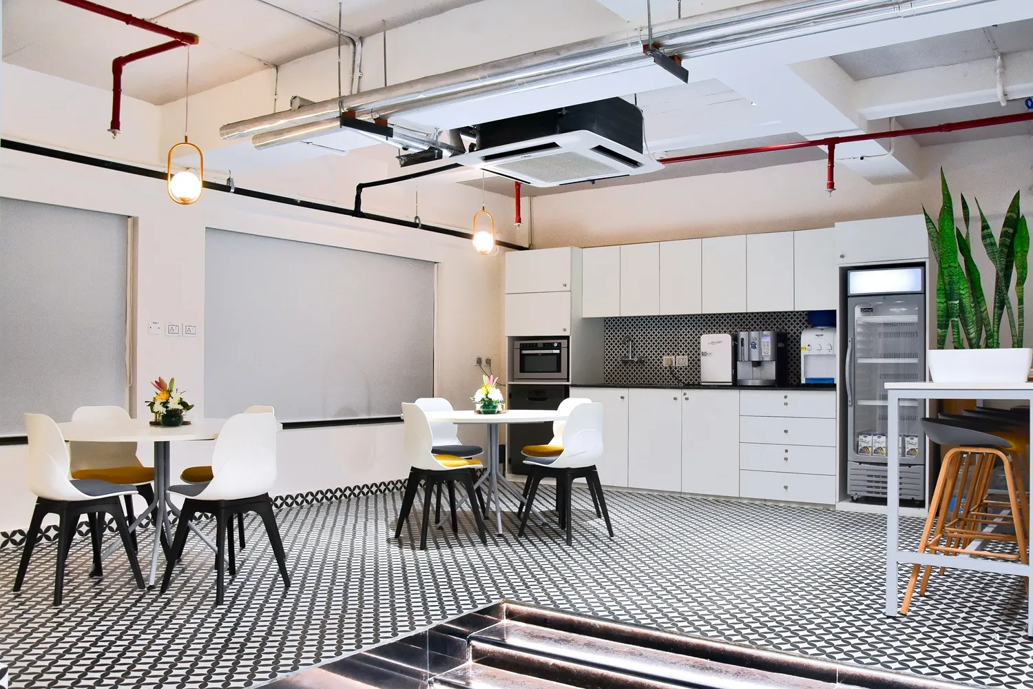 Avanta vs WeWork Delhi: Which Coworking Space Is Right for You?